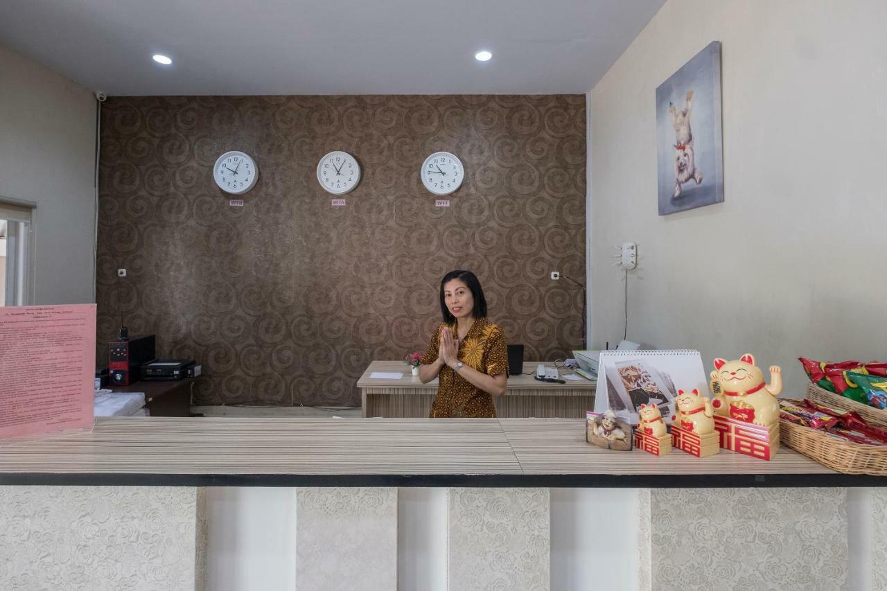 Hotel Astra Novilia Makassar Exterior photo
